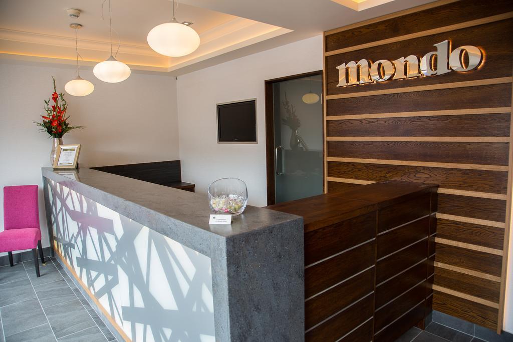 Mondo Hotel Coatbridge Bagian luar foto