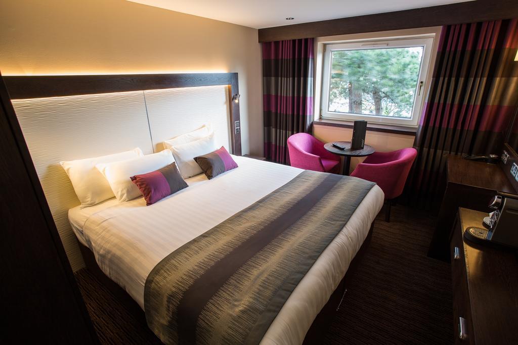 Mondo Hotel Coatbridge Bagian luar foto